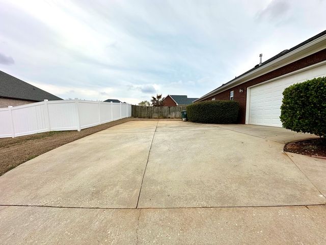 202 Frisco Ln, Enterprise, AL 36330