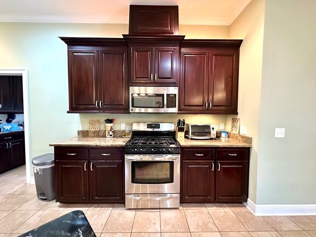 202 Frisco Ln, Enterprise, AL 36330