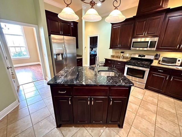 202 Frisco Ln, Enterprise, AL 36330