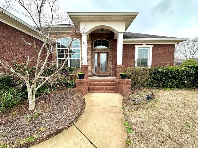 202 Frisco Ln, Enterprise, AL 36330