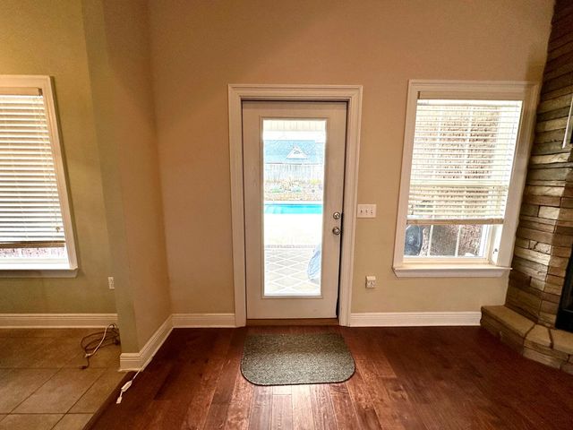 202 Frisco Ln, Enterprise, AL 36330