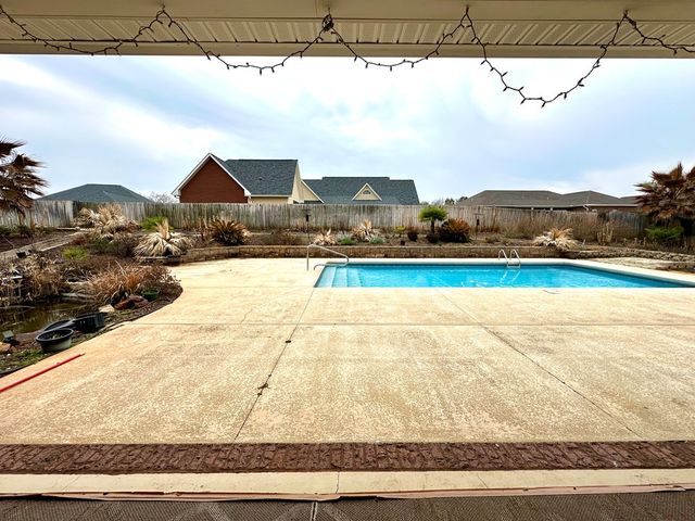 202 Frisco Ln, Enterprise, AL 36330