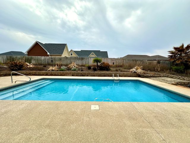 202 Frisco Ln, Enterprise, AL 36330