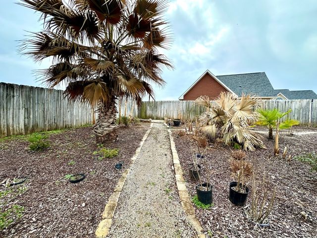 202 Frisco Ln, Enterprise, AL 36330