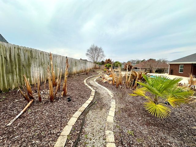 202 Frisco Ln, Enterprise, AL 36330