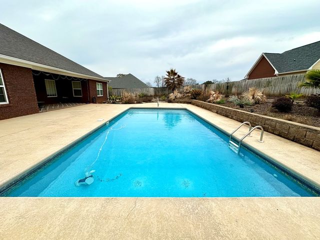 202 Frisco Ln, Enterprise, AL 36330