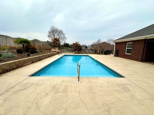 202 Frisco Ln, Enterprise, AL 36330