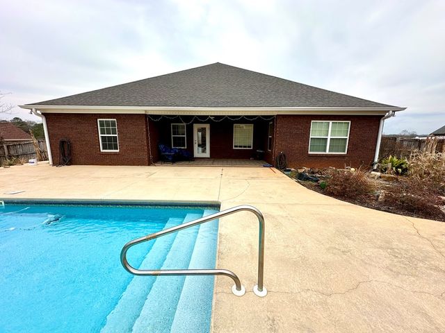 202 Frisco Ln, Enterprise, AL 36330