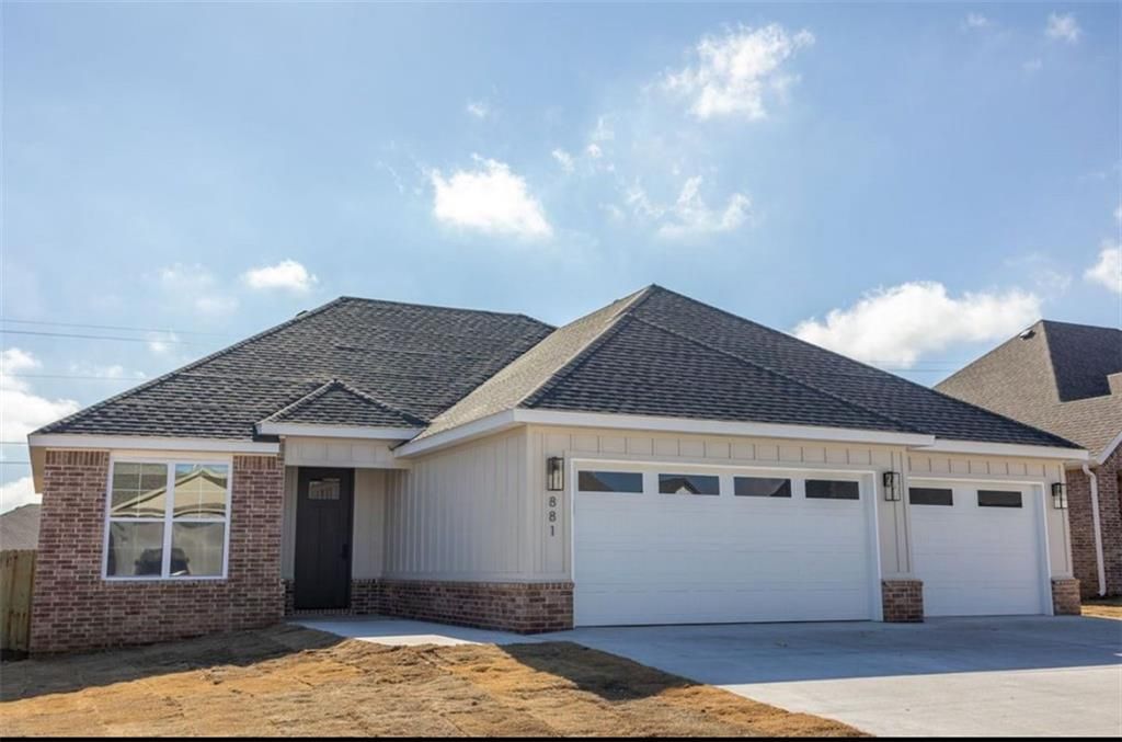 881 Pinnacle Street, Prairie Grove, AR 72753