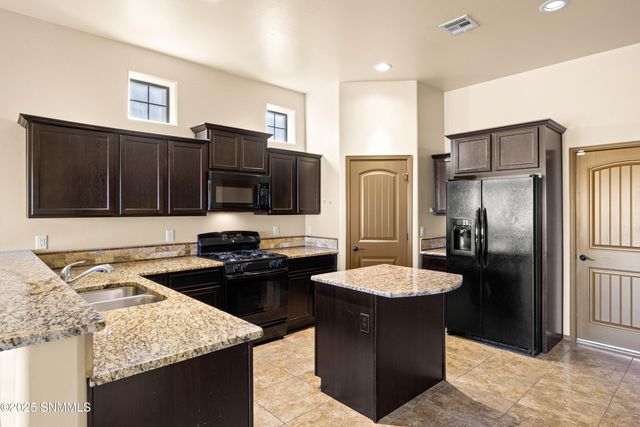 4343 Capistrano Avenue, Las Cruces, NM 88011