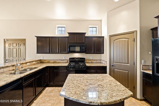 4343 Capistrano Avenue, Las Cruces, NM 88011