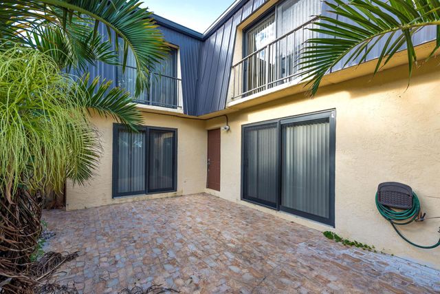 2471 Waterside Drive, Lake Worth, FL 33461