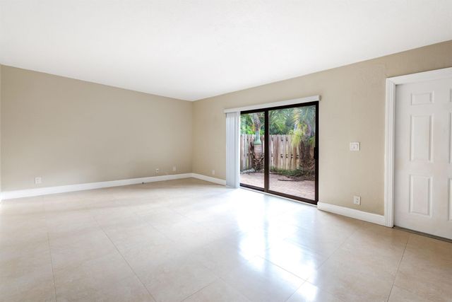 2471 Waterside Drive, Lake Worth, FL 33461