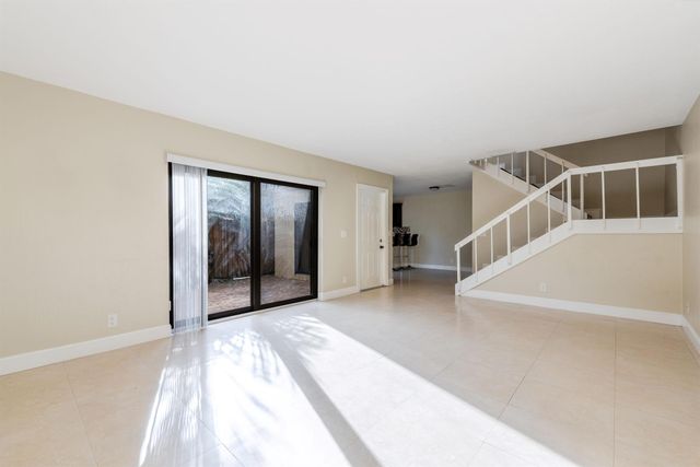 2471 Waterside Drive, Lake Worth, FL 33461