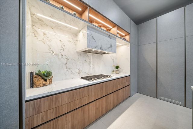 7387 SW 74th Ln, Miami, FL 33143