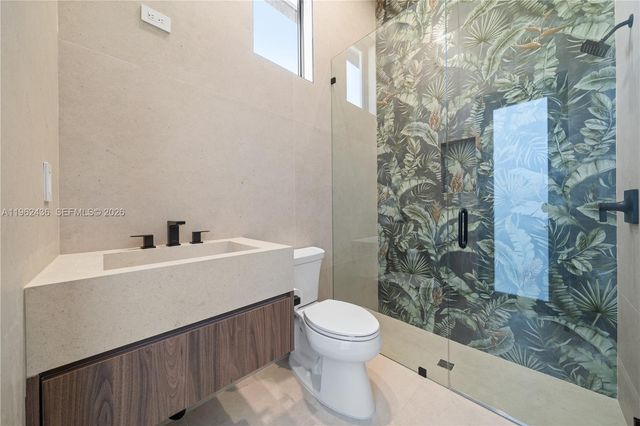 7387 SW 74th Ln, Miami, FL 33143