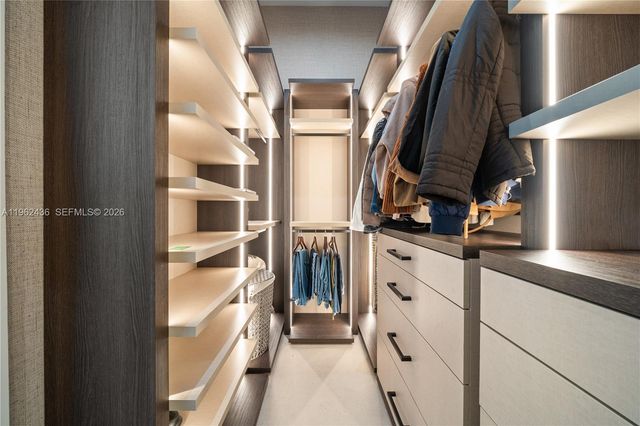 7387 SW 74th Ln, Miami, FL 33143