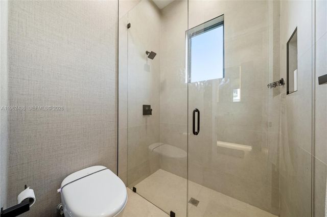 7387 SW 74th Ln, Miami, FL 33143