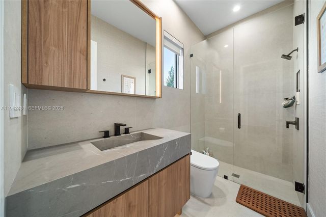 7387 SW 74th Ln, Miami, FL 33143