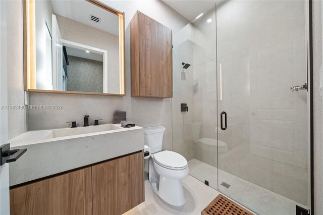 7387 SW 74th Ln, Miami, FL 33143