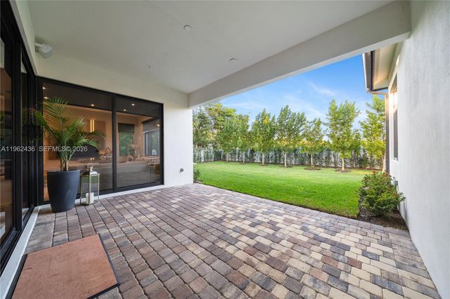 7387 SW 74th Ln, Miami, FL 33143