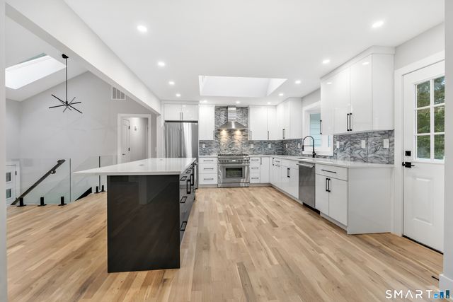 1 Greenlea Lane, Weston, CT 06883
