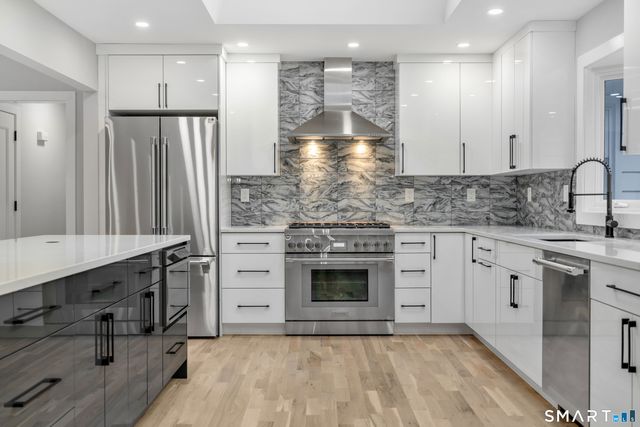 1 Greenlea Lane, Weston, CT 06883