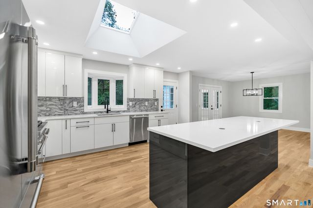 1 Greenlea Lane, Weston, CT 06883