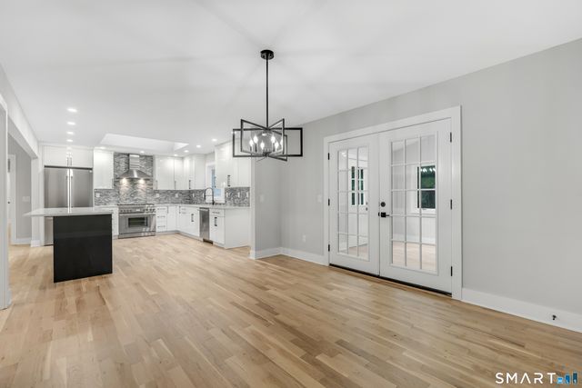1 Greenlea Lane, Weston, CT 06883