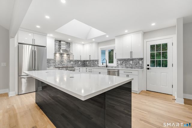 1 Greenlea Lane, Weston, CT 06883
