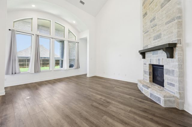 4101 Hawthorn Drive, Aubrey, TX 76227