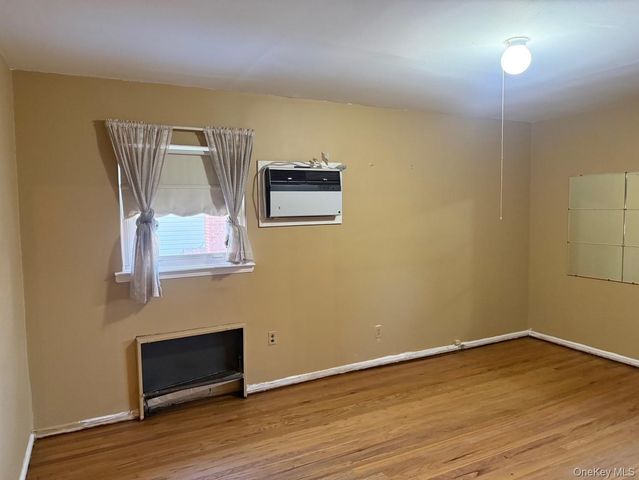 12 Cranberry Lane, Plainview, NY 11803