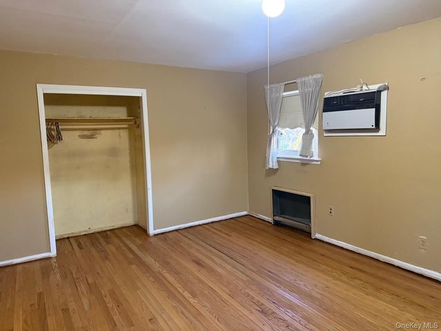 12 Cranberry Lane, Plainview, NY 11803