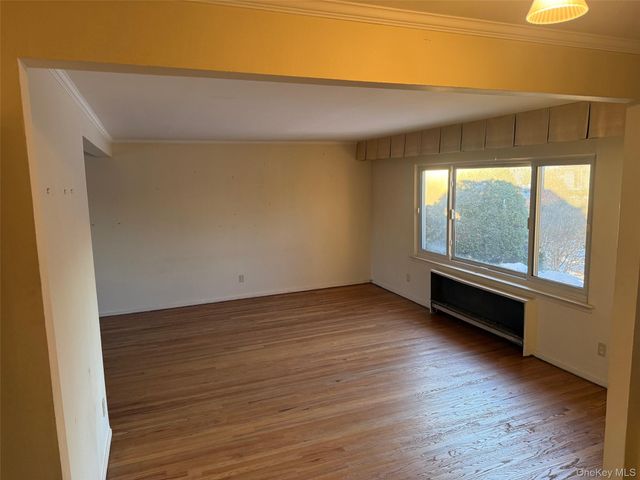 12 Cranberry Lane, Plainview, NY 11803