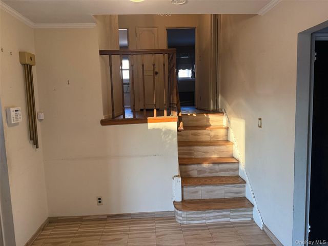 12 Cranberry Lane, Plainview, NY 11803