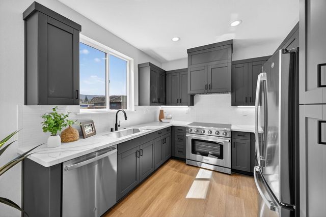 955 Woodside Road, Redwood City, CA 94061