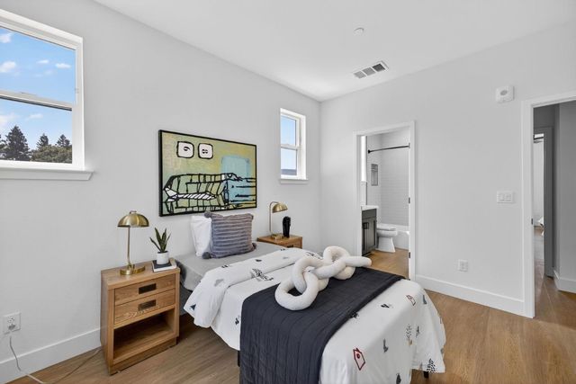 955 Woodside Road, Redwood City, CA 94061