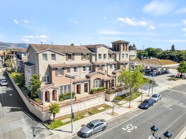 23 Bettencourt Way, Milpitas, CA 95035