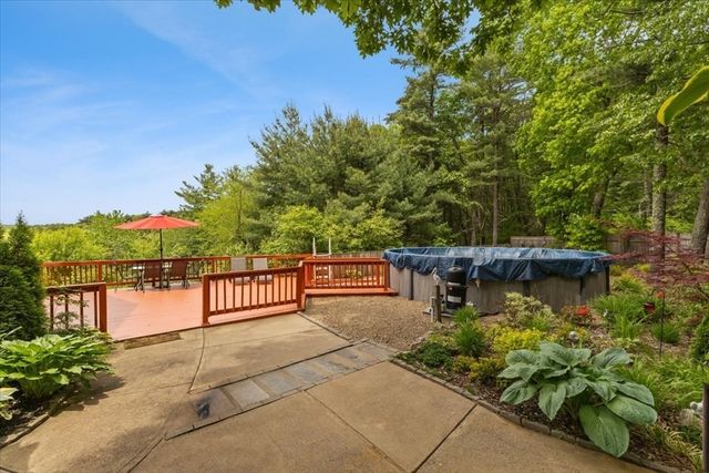 19 Station St, Wareham, MA 02571