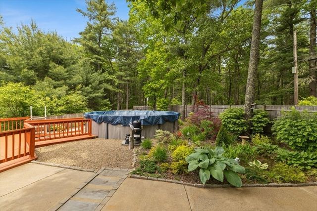 19 Station St, Wareham, MA 02571