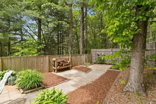 19 Station St, Wareham, MA 02571