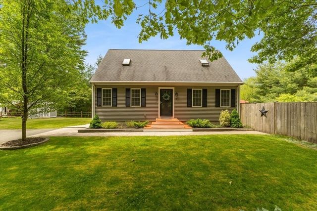 19 Station St, Wareham, MA 02571