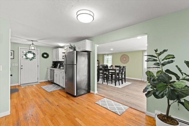 19 Station St, Wareham, MA 02571