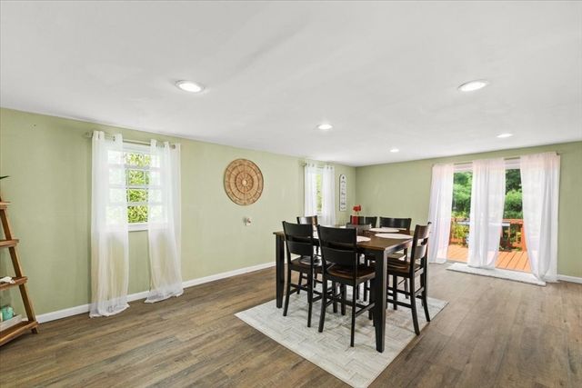 19 Station St, Wareham, MA 02571