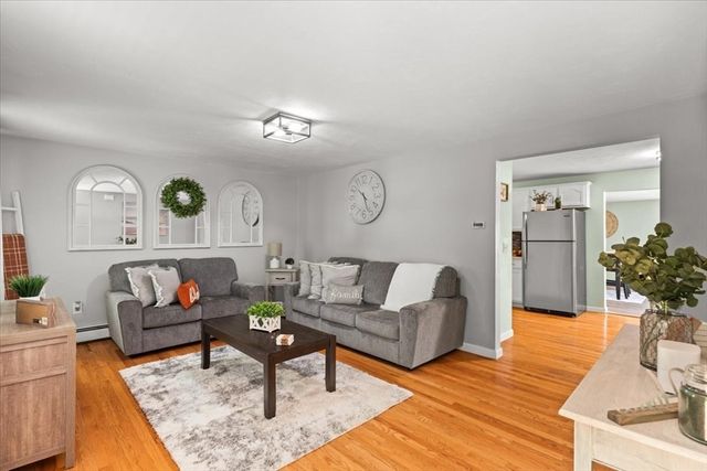 19 Station St, Wareham, MA 02571