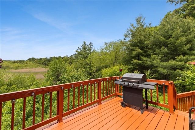 19 Station St, Wareham, MA 02571