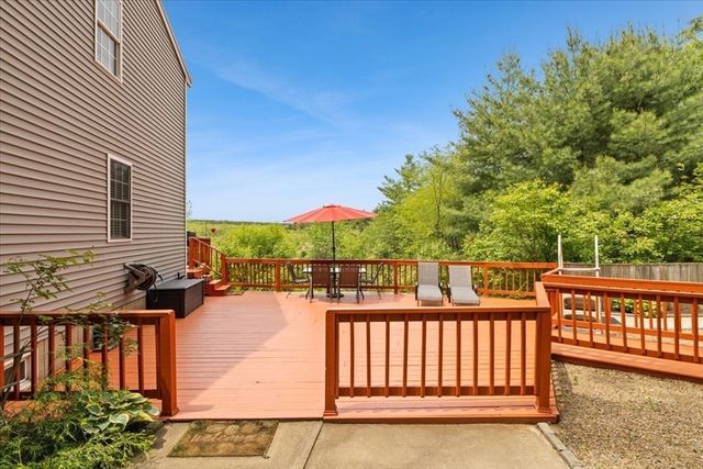 19 Station St, Wareham, MA 02571