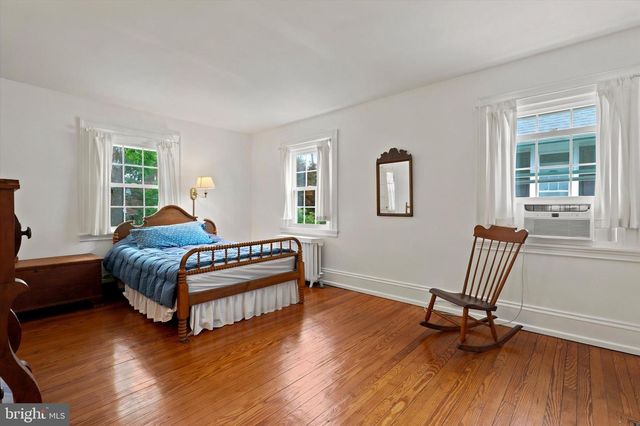 424 HAVERFORD AVE, Narberth, PA 19072