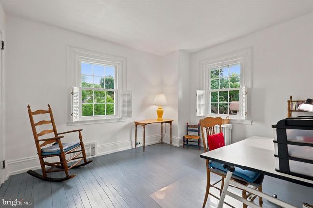 424 HAVERFORD AVE, Narberth, PA 19072