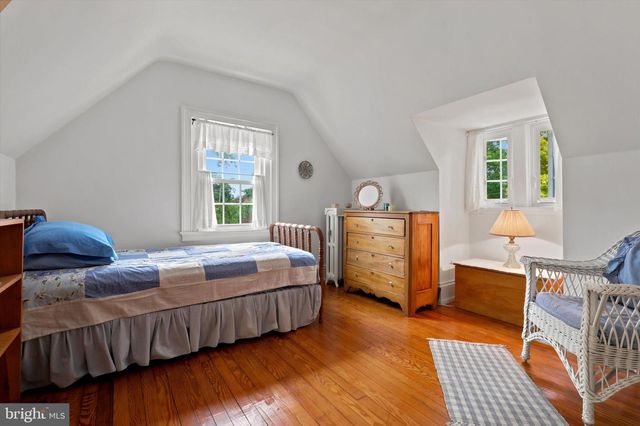 424 HAVERFORD AVE, Narberth, PA 19072